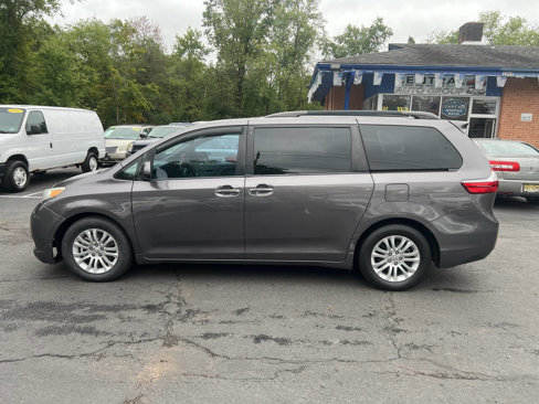 Used 2015 Toyota Sienna XLE Premium image 8