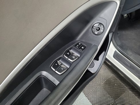 Used 2017 Hyundai Santa Fe SE image 27