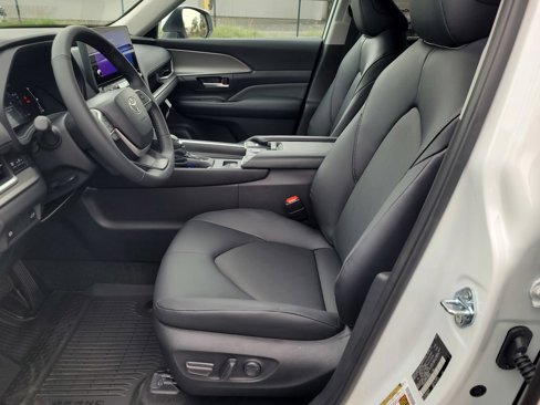 New 2026 Toyota Grand Highlander AWD image 10