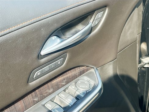 Used 2024 Cadillac XT4 Premium Luxury w/ Cold Weather Package image 18