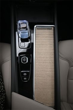New 2026 Volvo XC60 B5 Plus w/ Protection Package Premier image 10