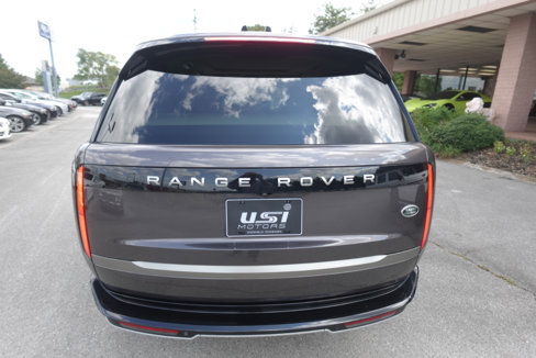 Used 2023 Land Rover Range Rover SE image 3
