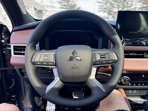 New 2025 Mitsubishi Outlander SEL image 12