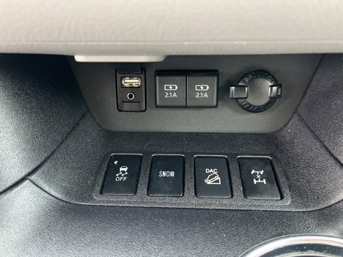 Used 2019 Toyota Highlander XLE image 23