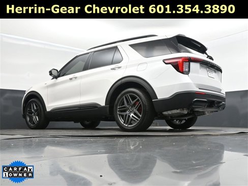 Used 2025 Ford Explorer ST-Line w/ Premium Package image 42