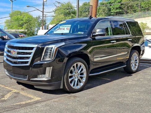 Used 2018 Cadillac Escalade Luxury image 3