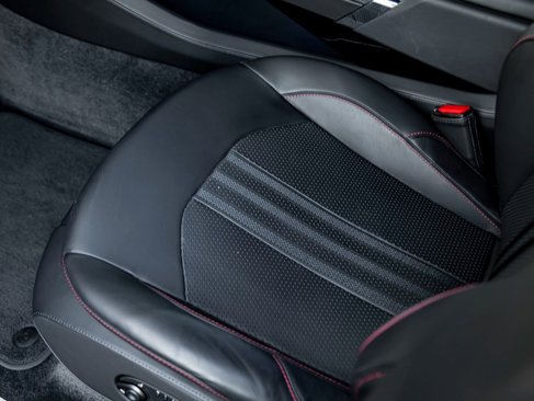 Used 2025 Aston Martin DBX 707 image 15