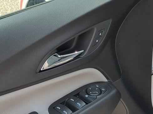 Used 2024 Chevrolet Equinox LT image 22