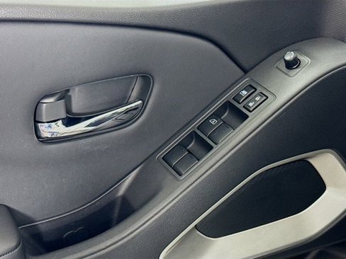 Used 2022 Nissan Frontier SV image 19