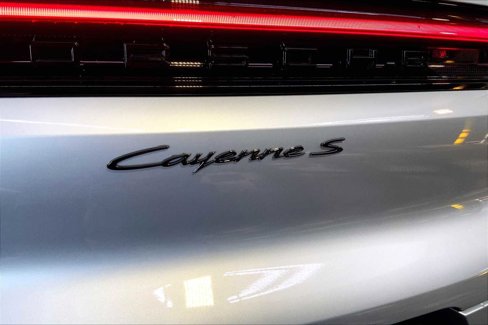 New 2026 Porsche Cayenne image 19