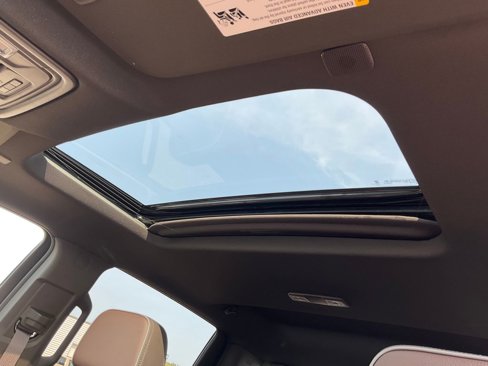 New 2026 GMC Sierra 2500 Denali w/ Denali Reserve Package image 15