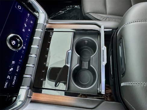Used 2025 GMC Yukon XL Denali image 27