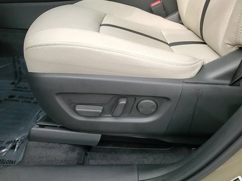 Certified 2025 MAZDA CX-70 Plug-In Hybrid w/ Premium Pkg image 17