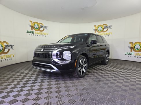 New 2025 Mitsubishi Outlander SE image 3
