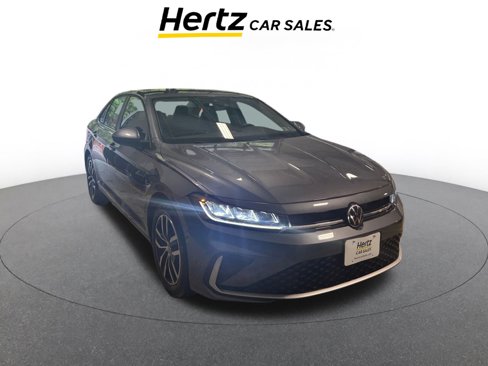 Used 2025 Volkswagen Jetta SE image 1