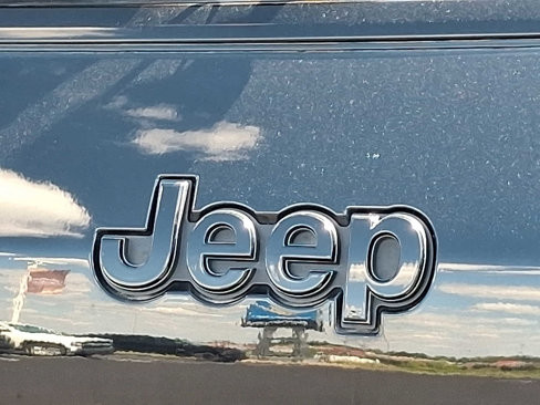 Used 2023 Jeep Grand Cherokee L Limited w/ Black Appearance Package image 29