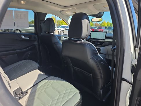 Used 2024 Ford Escape Platinum w/ Premium Technology Package image 43