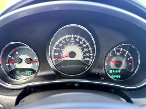 Used 2011 Chrysler 200 Touring image 27