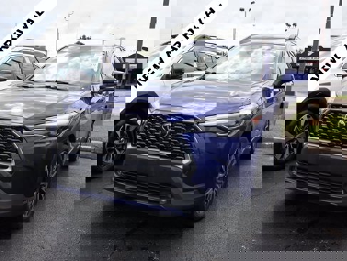 Used 2023 Toyota Corolla Cross XLE image 1