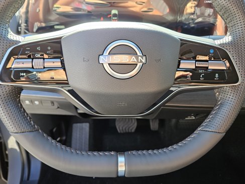New 2025 Nissan Ariya AWD image 24
