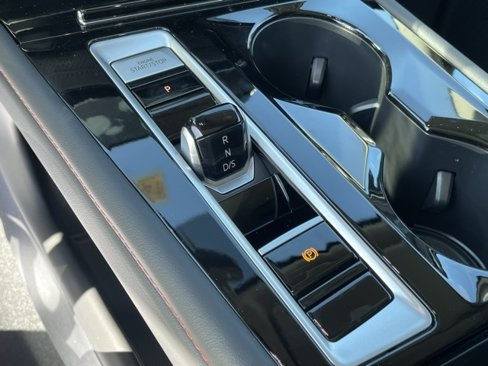 New 2025 Volkswagen Atlas Peak Edition SE image 17