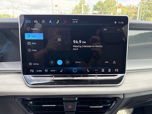 New 2025 Volkswagen Tiguan SE image 13