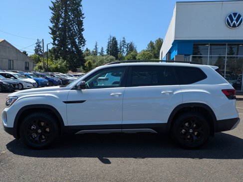 New 2025 Volkswagen Atlas Peak Edition SE image 2