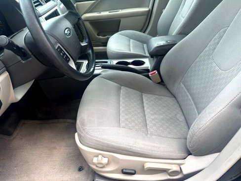 Used 2010 Ford Fusion SE image 11