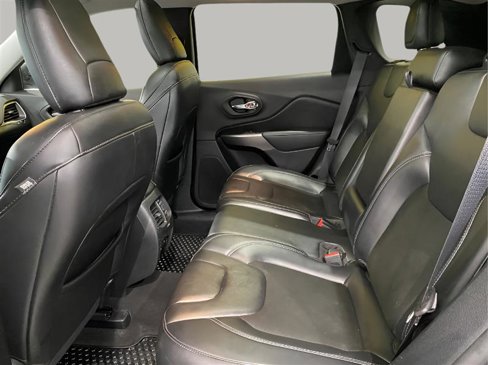 Used 2020 Jeep Cherokee Latitude Plus w/ Comfort/Convenience Group image 22