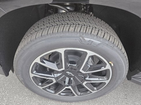 New 2026 Chevrolet Suburban RST image 10