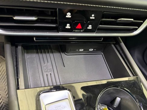 Certified 2025 Volkswagen Atlas SEL image 19