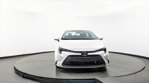 Used 2025 Toyota Corolla LE image 9