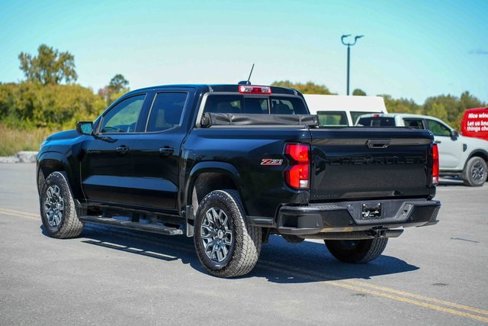 Used 2024 Chevrolet Colorado Z71 image 7