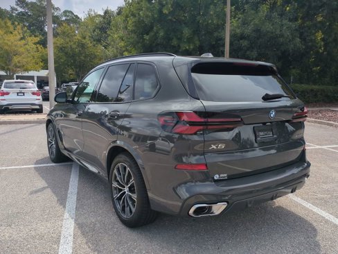 New 2026 BMW X5 xDrive50e w/ Executive Package image 7
