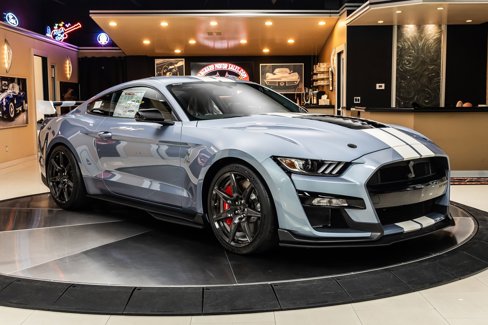Used 2022 Ford Mustang Shelby GT500 w/ Carbon Fiber Track Pack image 9