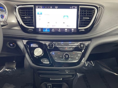 New 2026 Chrysler Pacifica Select image 21