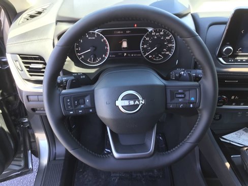 New 2025 Nissan Rogue SV image 11