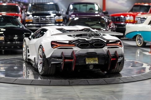 Used 2024 Lamborghini Revuelto image 25
