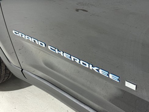 Used 2023 Jeep Grand Cherokee 4WD 4xe image 33