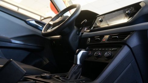 Used 2022 Volkswagen Taos SE image 52