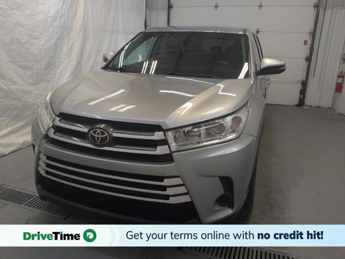 Used 2019 Toyota Highlander LE image 1
