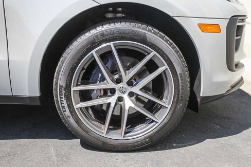 Used 2022 Porsche Macan image 11