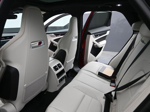 New 2026 Jaguar F-PACE R-Dynamic S image 17