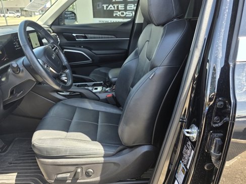 Used 2024 Kia Telluride EX w/ EX Captain's Chair Package image 23