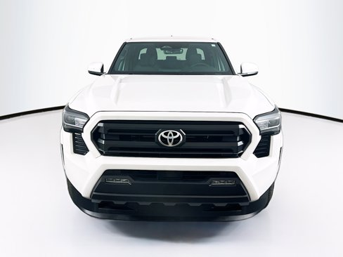 Used 2024 Toyota Tacoma SR5 image 2