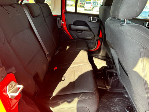 Used 2018 Jeep Wrangler Unlimited Sahara w/ Dual Top Group image 46