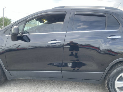 Used 2019 Chevrolet Trax LT w/ LT Convenience Package image 8