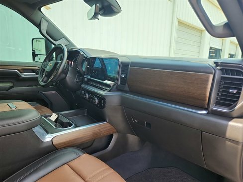 Used 2024 Chevrolet Silverado 3500 High Country image 26