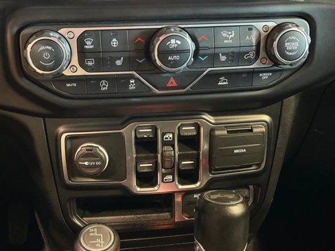 Used 2021 Jeep Wrangler Unlimited Sahara image 33