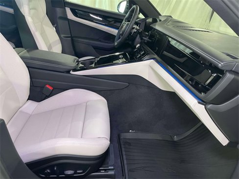 New 2025 Porsche Panamera 4 image 23